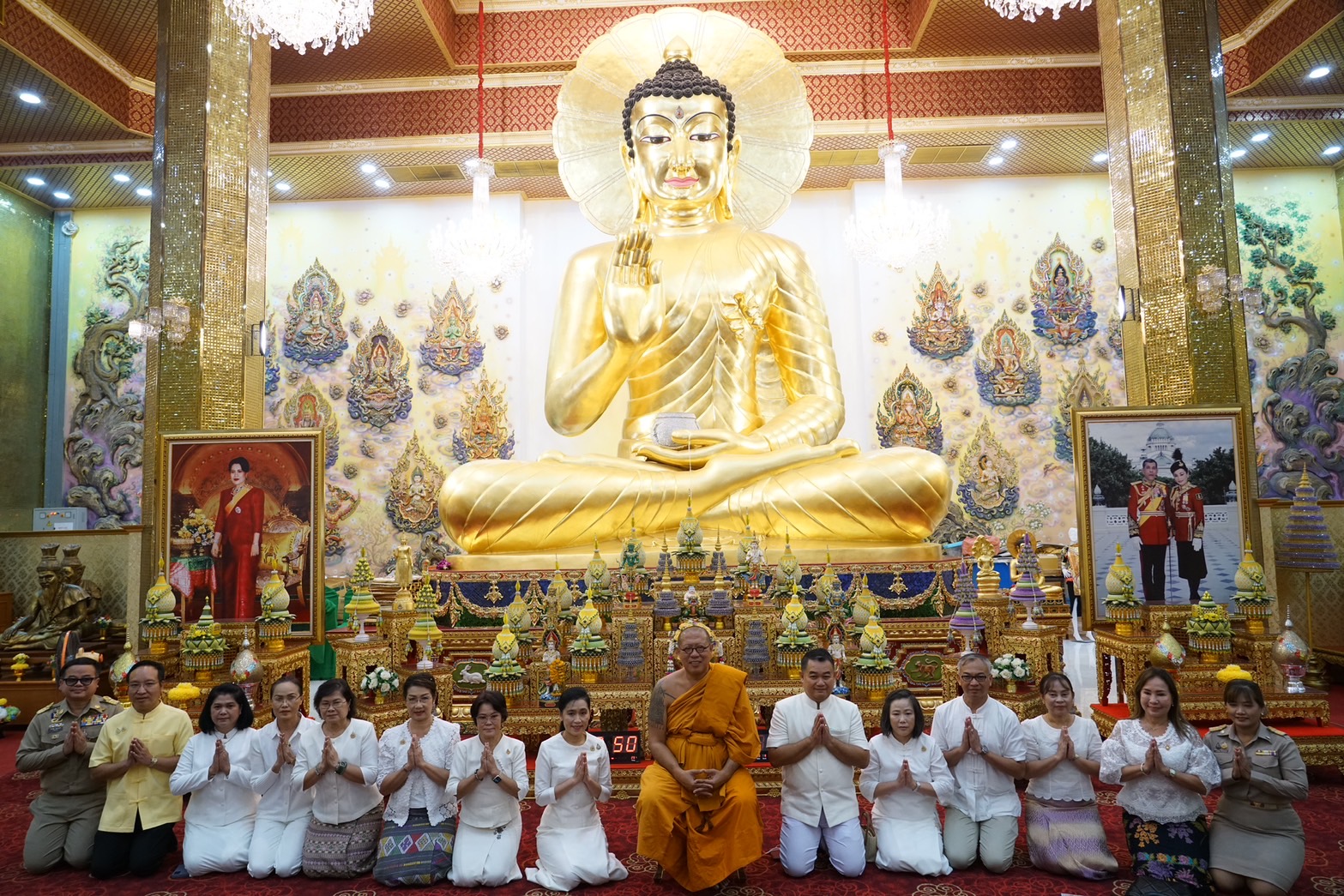 นครปฐม จัดกิจกรรมปฏิบัติธรรมสวนะ ภาครัฐ ประชาชน นักเรียน ร่วมกิจกรรมวัดไผ่ล้อม