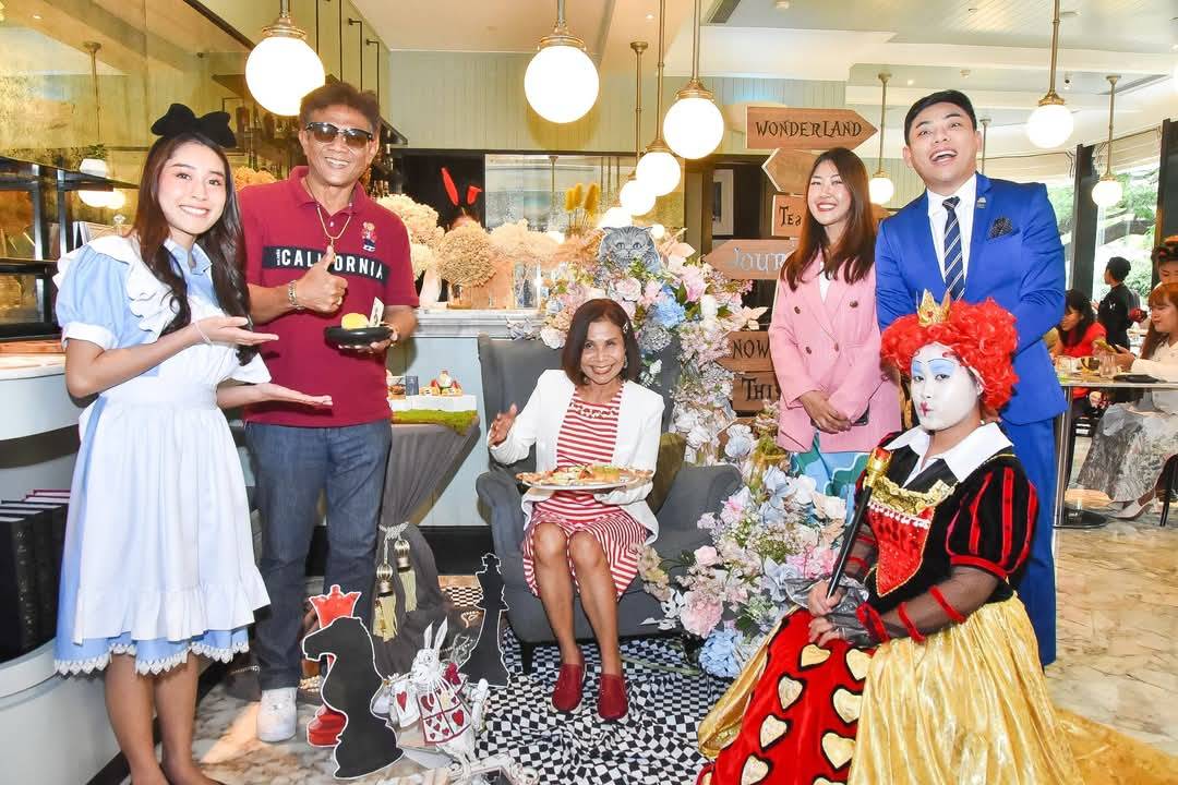 DINING OUT : Café Claire และ Journal เสิร์ฟ Alice in Wonderland Afternoon Tea Set