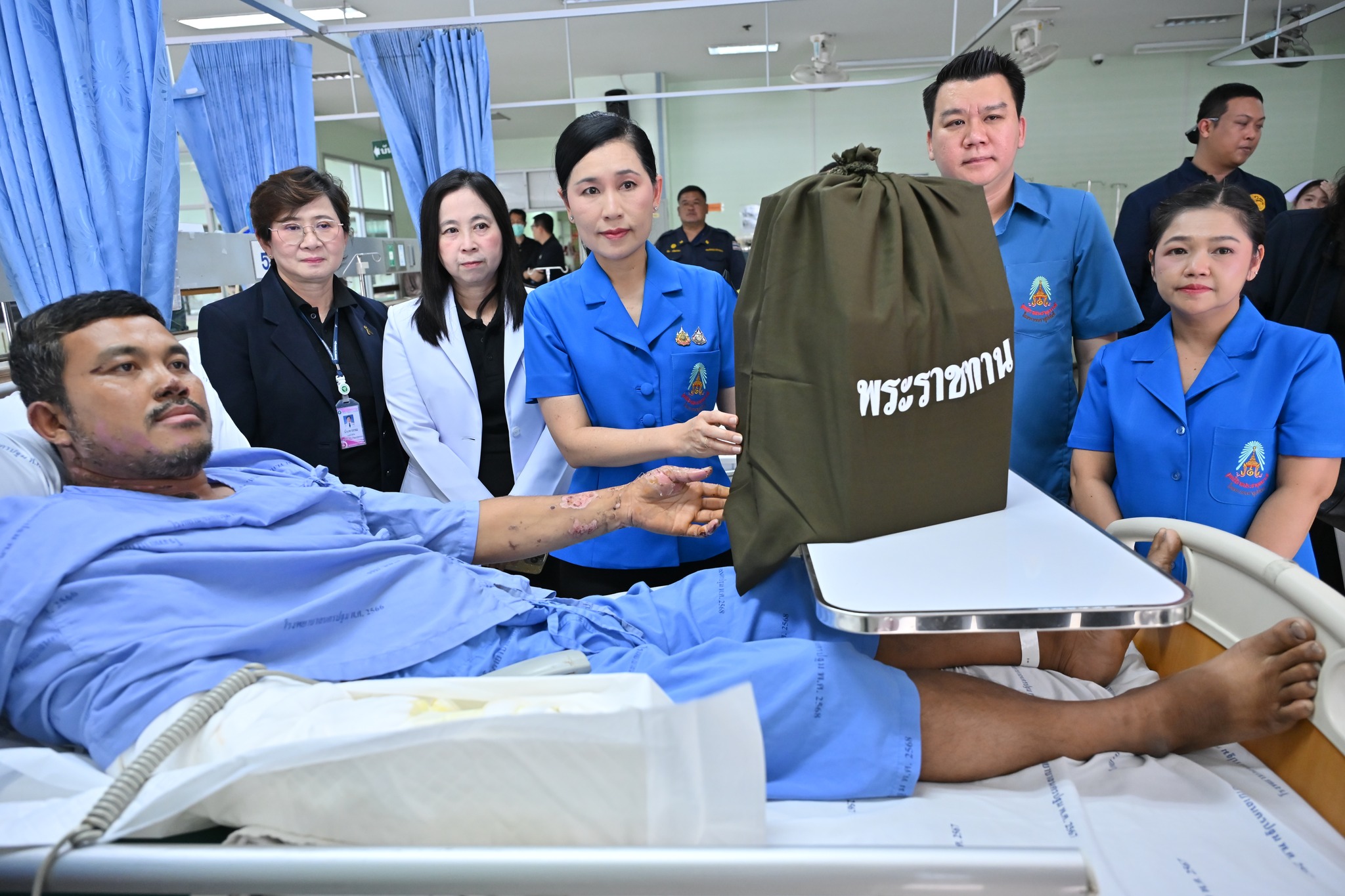 นครปฐม  มอบถุงพระราชทานมูลนิธิราชประชานุเคราะห์ให้แก่ผู้ประสบอัคคีภัยในพื้นที่อำเภอเมือง