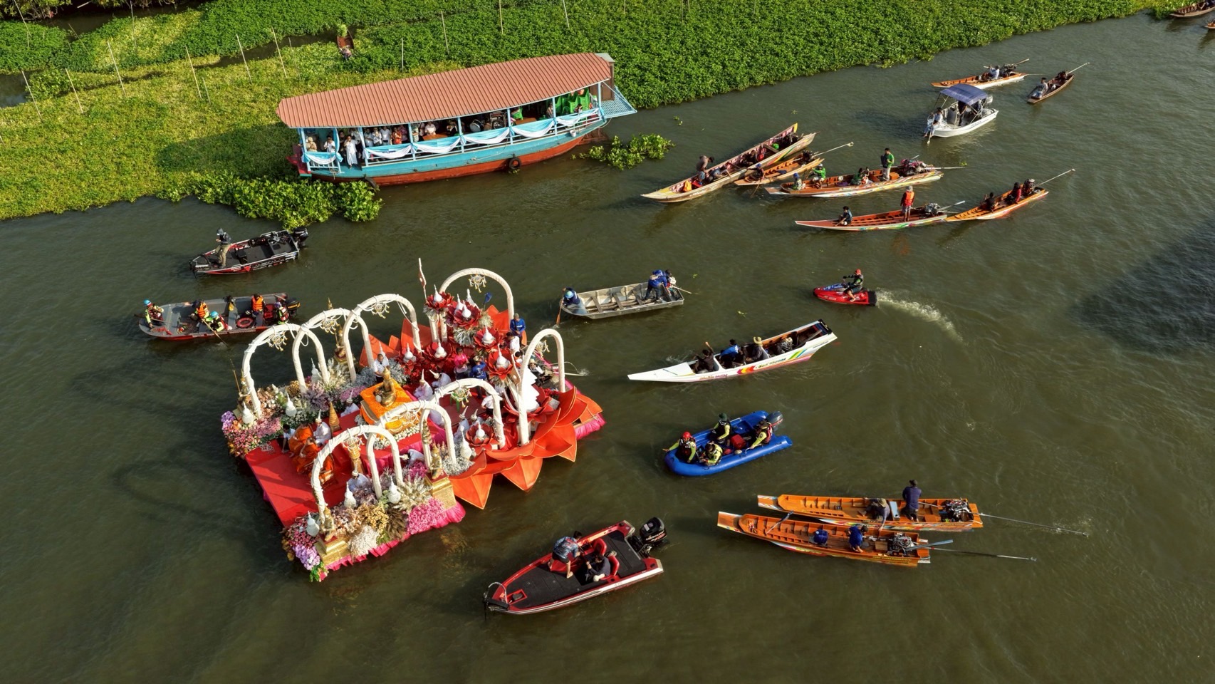 สุดยิ่งใหญ่ เปิดงาน เทศกาลนมัสการปิดทองหลวงพ่อวัดไร่ขิง 2569 แห่หลวงพ่อวัดไร่ขิง