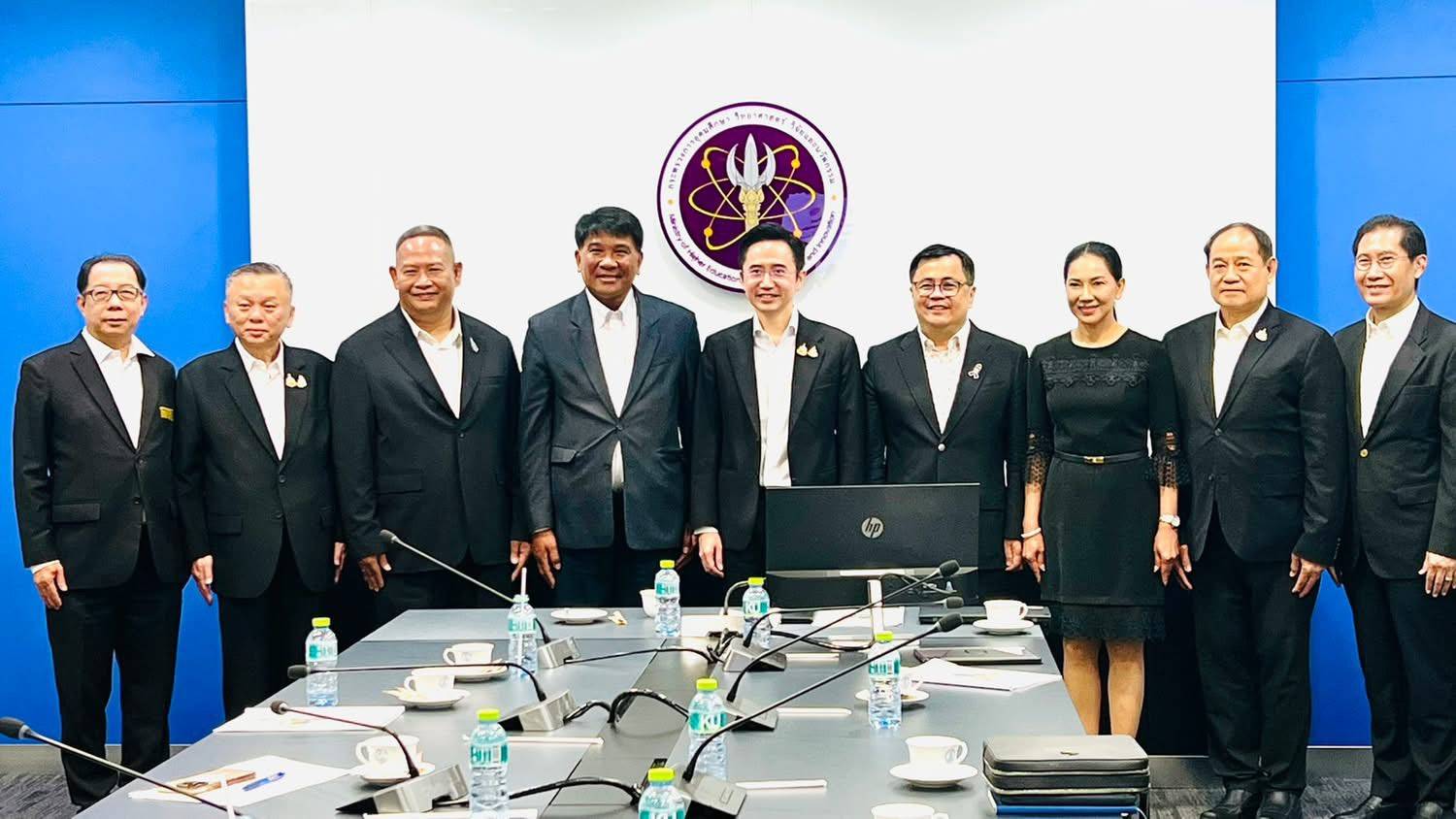 9 มทร. ผนึกกำลังเครือข่ายอุดมศึกษา เสนอ “สมุดปกขาว – ข้อเสนอเชิงยุทธศาสตร์” ต่อ รมว.อว.