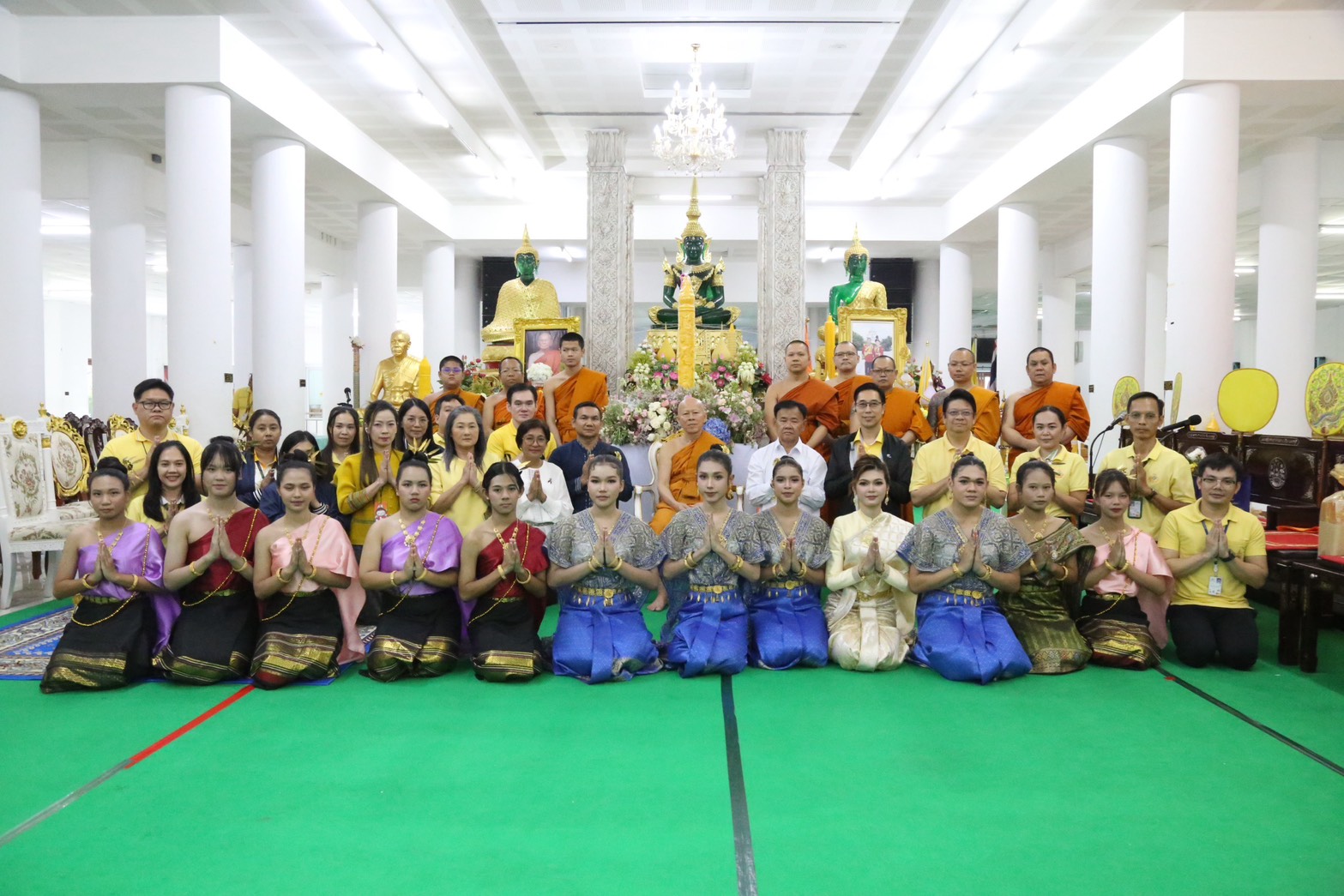 นนทบุรี วิทยาลัยเทคโนโลยีปัญญาภิวัฒน์จัดกิจกรรมแห่เทียนจำนำพรรษา