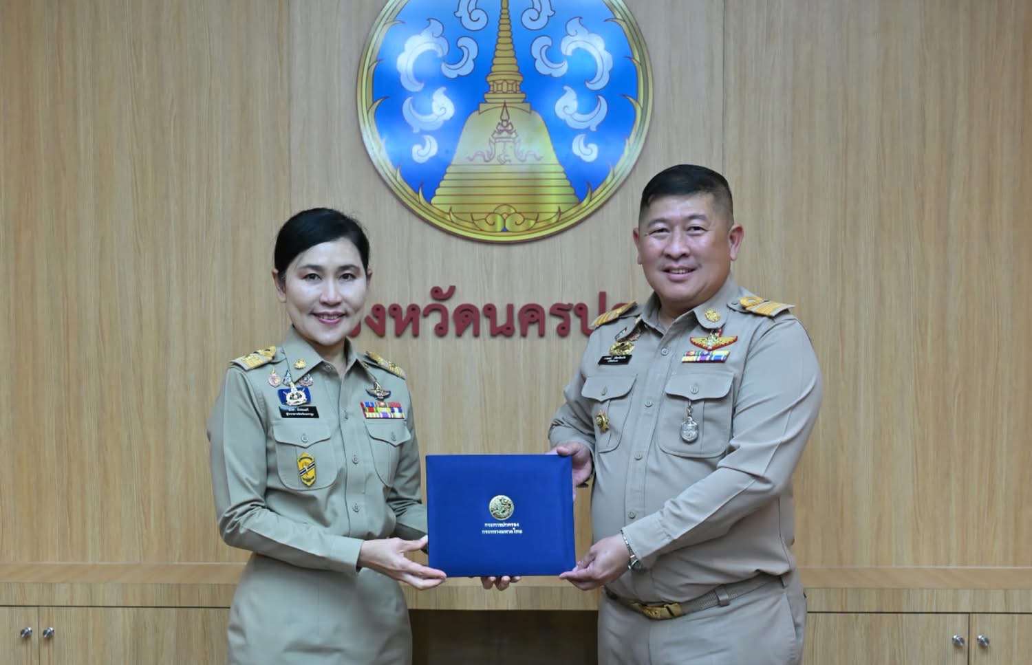 นครปฐม ปลัดอาวุโสอำเภอสามพราน รับประกาศเกียรติคุณ เชิดชูคุณความดี