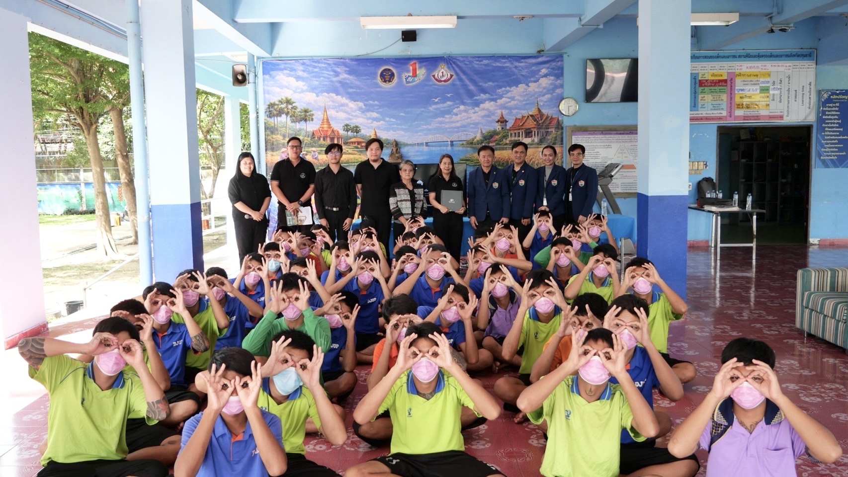 วิทยาลัยเทคโนโลยีปัญญาภิวัฒน์มอบทุนการศึกษาเยาวชนสถานพินิจฯปทุมธานี